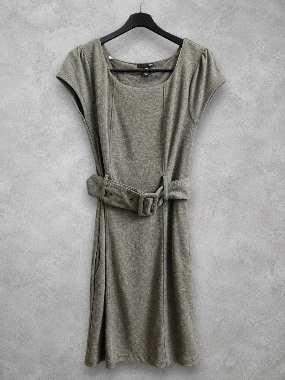 H&M Gray Textured Belted Fit & Flare Dress Size 6 Cap Sleeve Pockets Side Zip